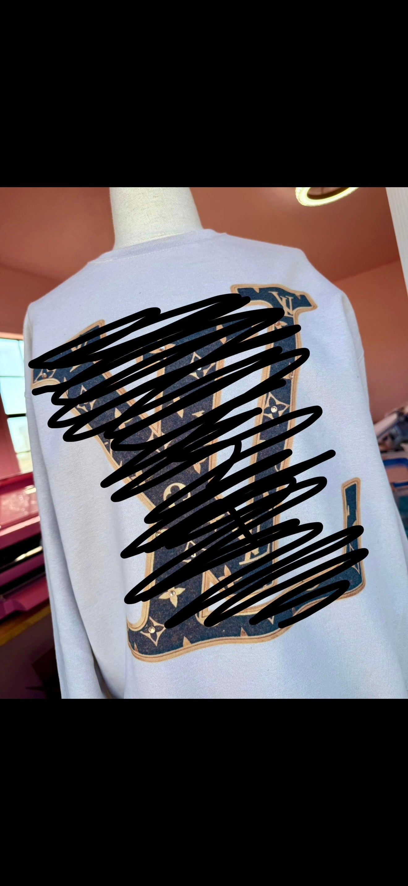 Boujee crewneck 🫶🏽🤎