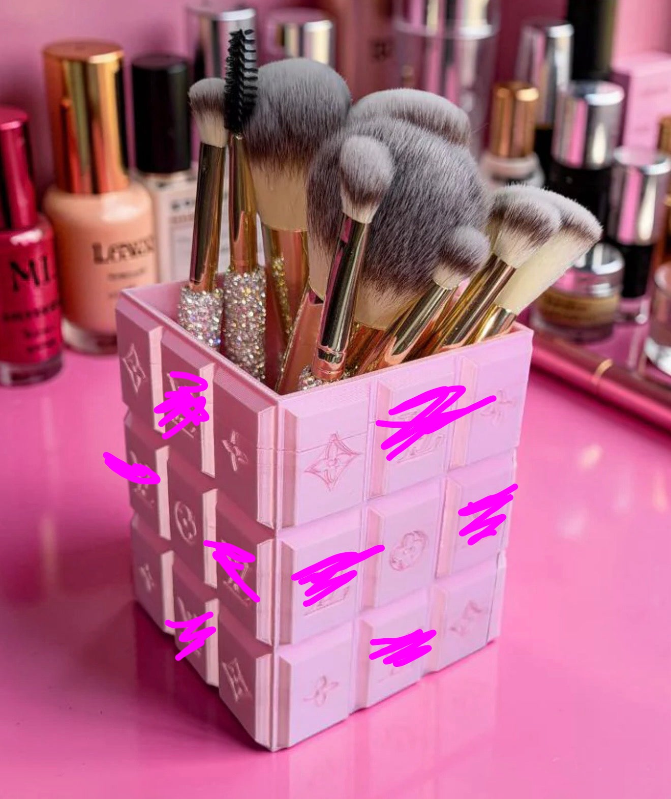 Light / pink  makeup brush holder