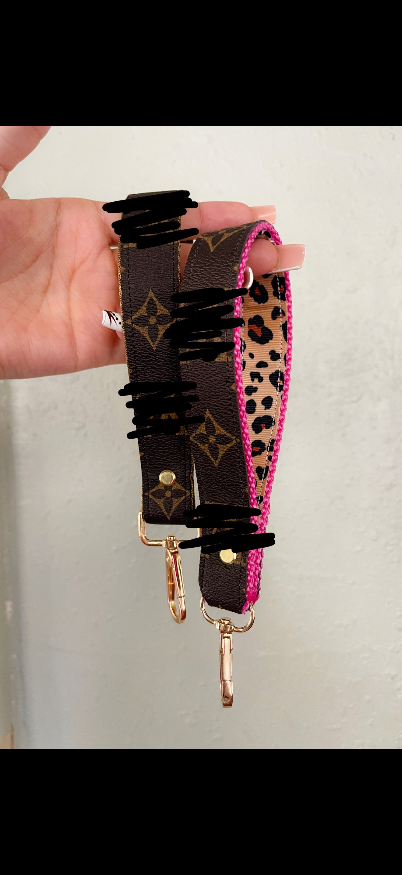Hot pink cheetah keychain