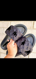 Boujee black sandals
