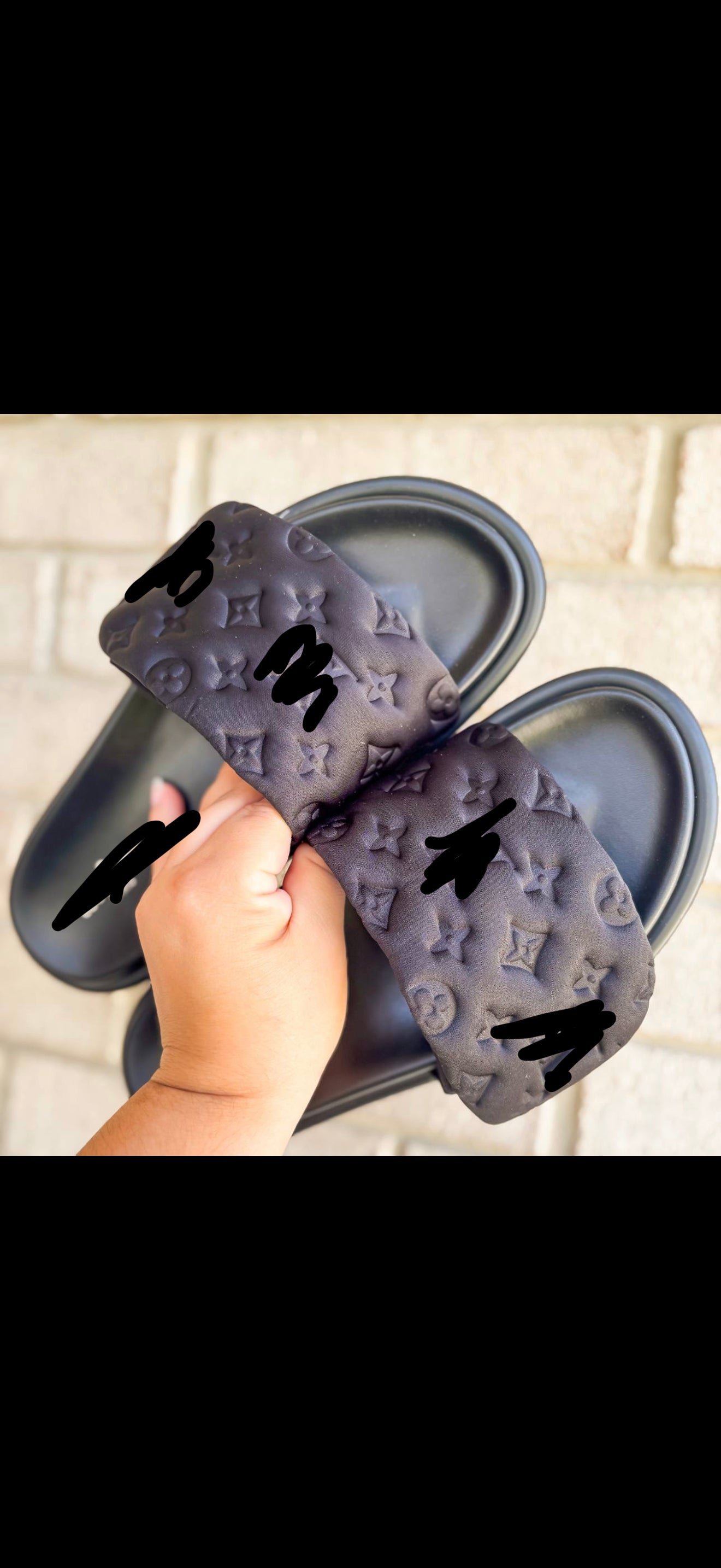 Boujee black sandals