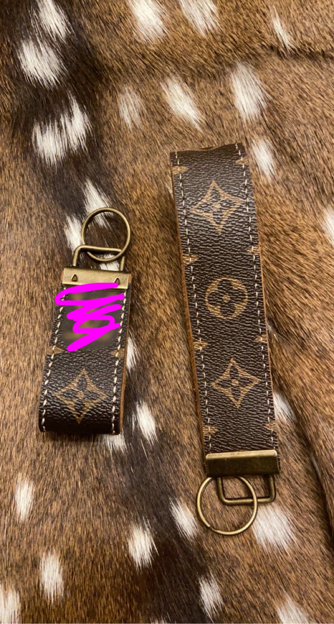 Brown  long keychain🤎🎱