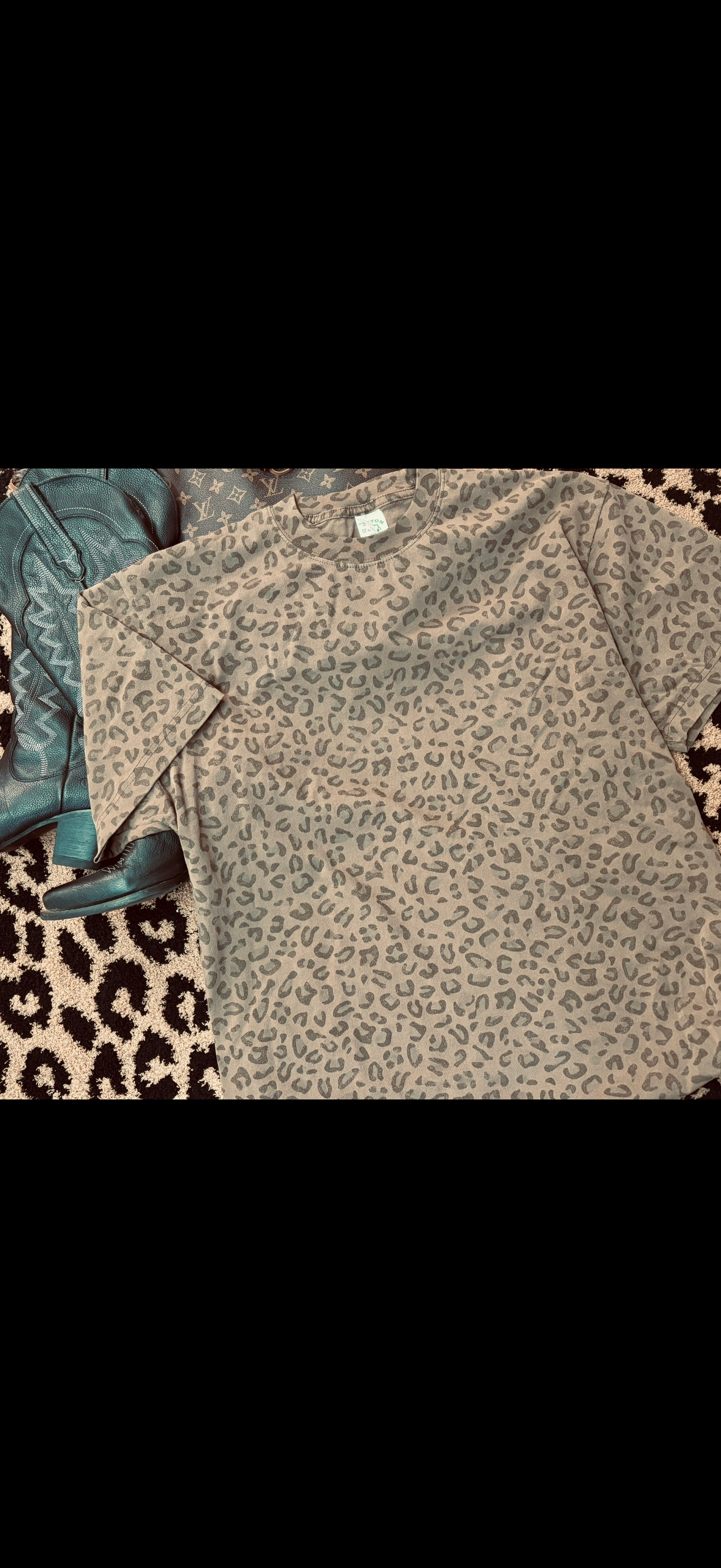 Cheetah oversized tee